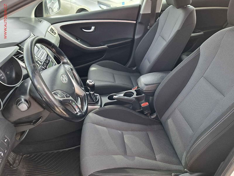 Hyundai i30 (2014) 1.6 CRDi, ČR, servis.kniha - fotka 8 z 19
