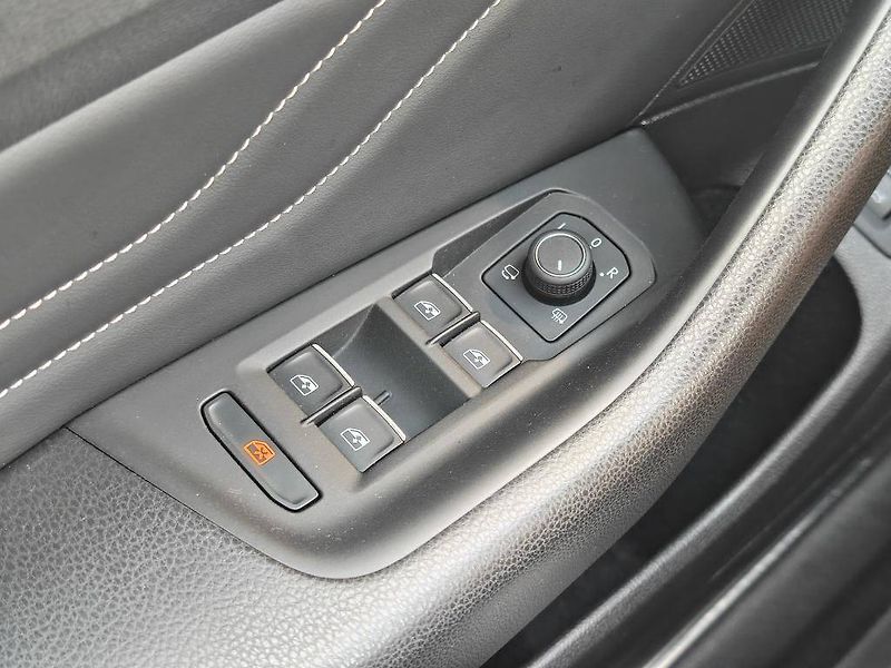 Volkswagen Passat Alltrack 7DSG 4Motion 2,0TDi - fotka 19 z 23