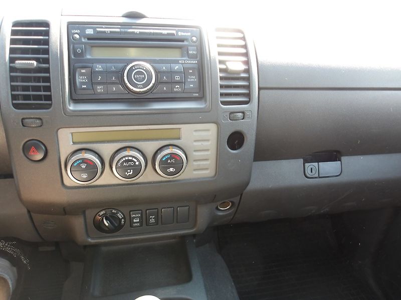 Nissan Navara 2,5TDCi 4x4 NAJ.200000km ! - fotka 30 z 33