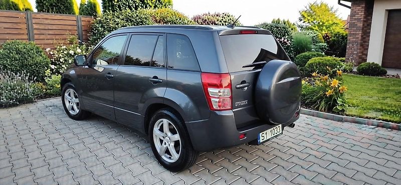 Suzuki Grand Vitara 2.0 benzin  Rezervace - fotka 37 z 43
