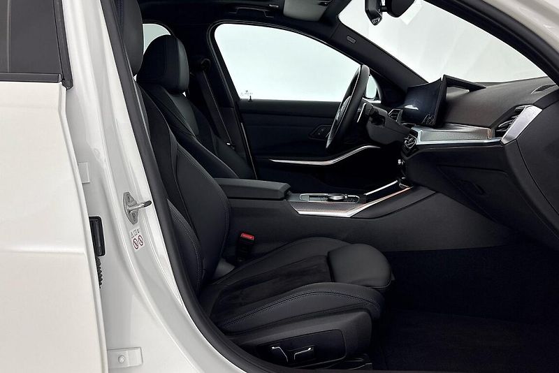 BMW Řada 3 řady 3 | M340d xDrive - fotka 16 z 25