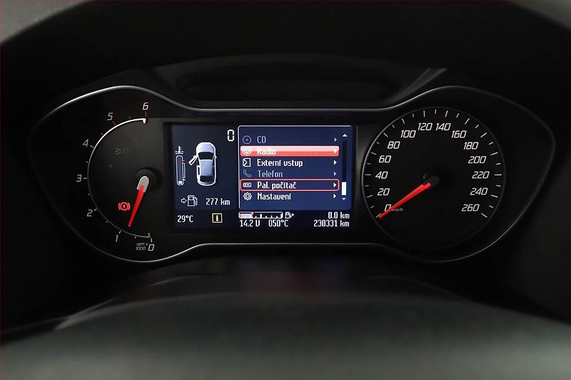 Ford Mondeo (2012) 2.0 TDCi, Navi, Tempomat - fotka 14 z 16