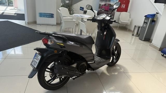 Peugeot Tweet 125i (2022) - fotka 3 z 7
