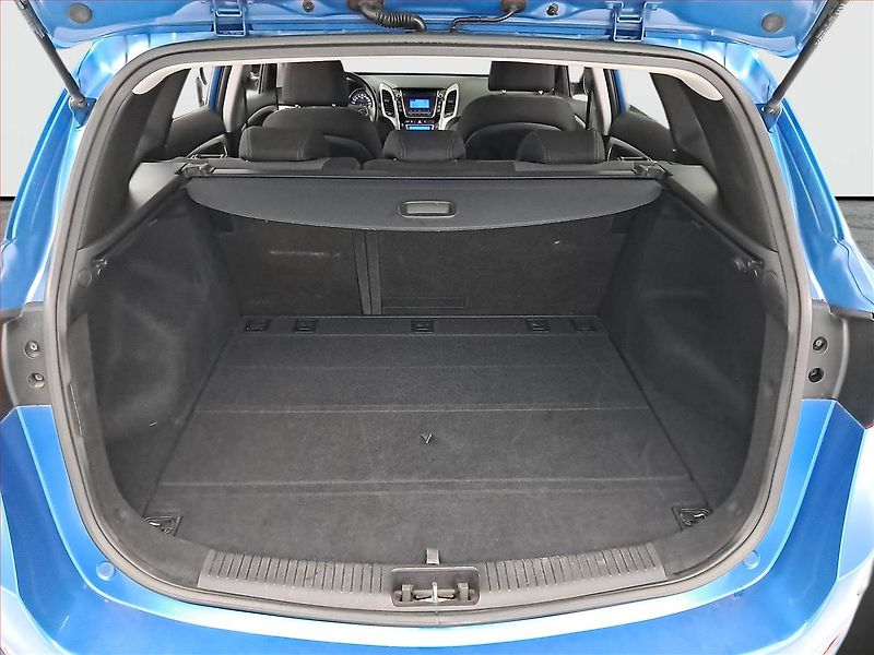 Hyundai i30 (2016) 1.6 MPI, Tempomat - fotka 13 z 14