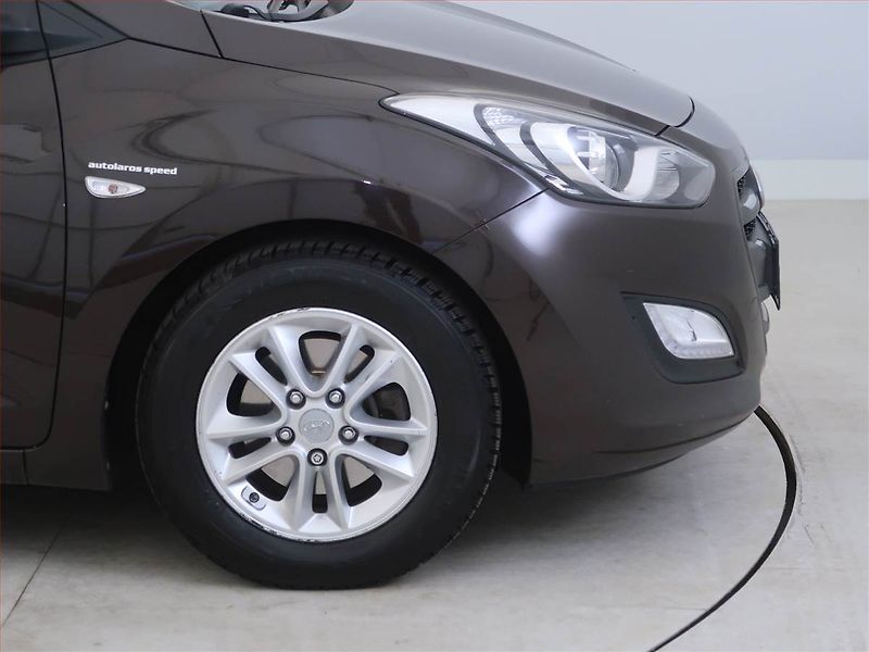 Hyundai i30 (2017) Trikolor Plus 1.6 GDI - fotka 14 z 15