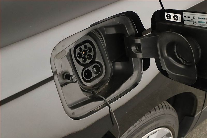 Škoda Enyaq (2021) Suite iV 60 (62 kWh), SoH 92% - fotka 12 z 18