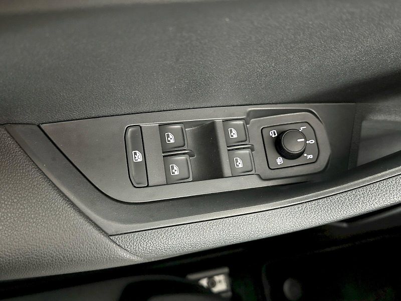 Škoda Karoq (2025) DSG 2.0TDI 110kW 4x4 SportLine - fotka 28 z 34