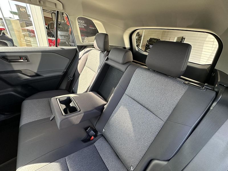 Toyota RAV4 (2026) 2.5HEV 4x4 - COMFORT BUSINESS - fotka 18 z 23