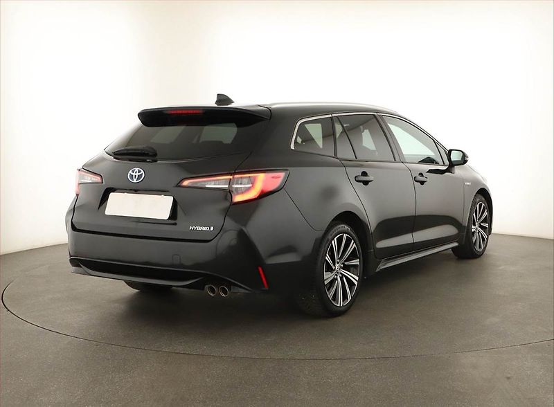 Toyota Corolla (2021) 2.0 Hybrid - fotka 5 z 15