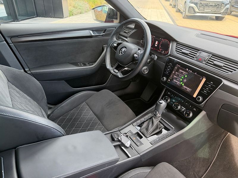 Škoda Superb Sportline  2,0TSI 140kW DSG - fotka 21 z 21