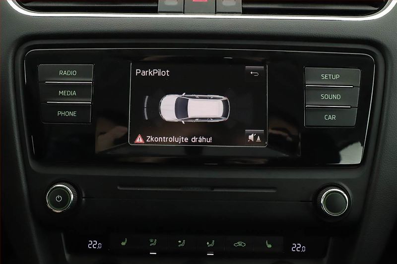 Škoda Octavia (2015) Ambition 2.0 TDI, ČR,1.maj - fotka 12 z 17