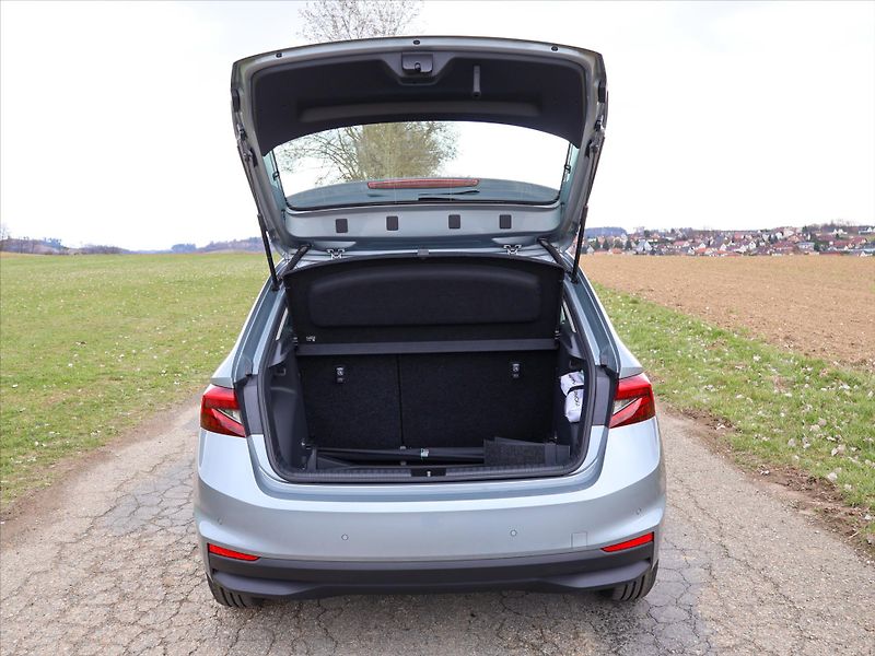 Škoda Fabia 1,0 TSi DSG Edice 130let DPH - fotka 9 z 38