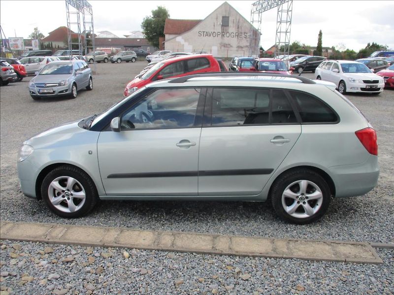 Škoda Fabia 1,4 i 16v, klima,servis,tažné, - fotka 8 z 35