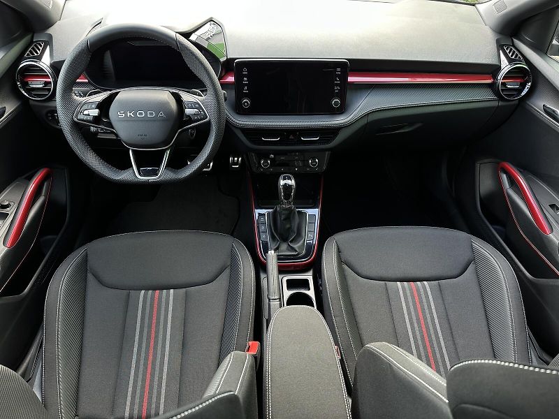Škoda Fabia 1.0TSi DSG Monte Carlo 116PS B - fotka 37 z 43