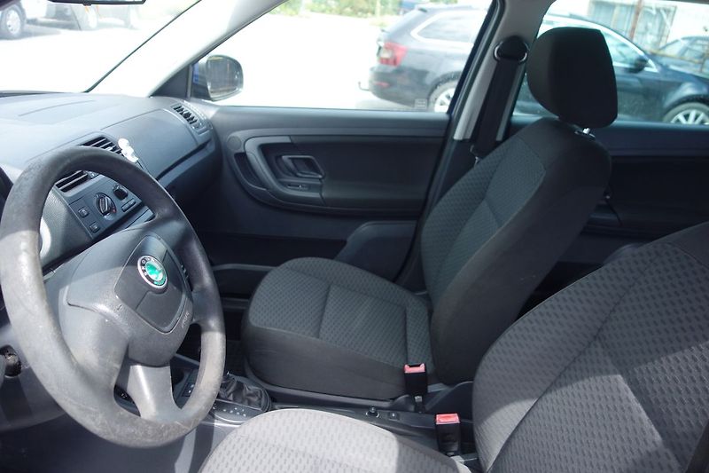 Škoda Fabia 1,2TSi 77 kW DSG !!! Servisová - fotka 18 z 30