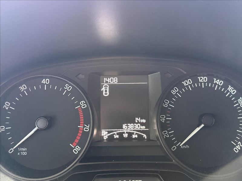 Škoda Fabia 1,2   TSI,SERVISKA,1.MAJ,Red&G - fotka 13 z 26