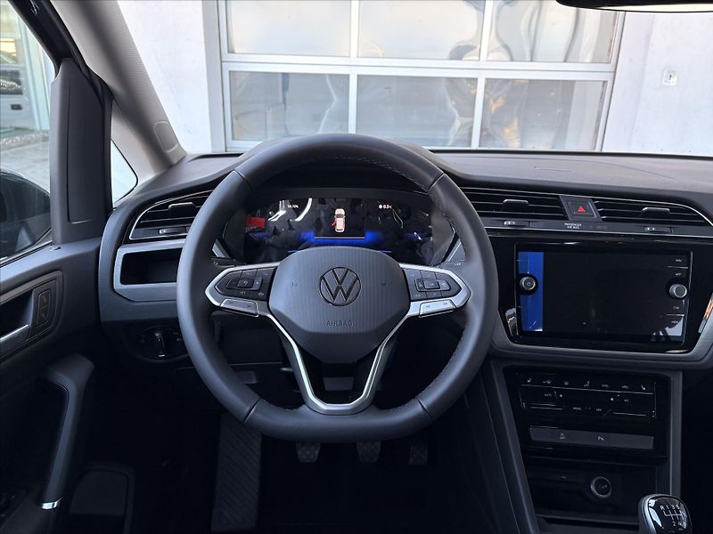Volkswagen Touran (2025) 1,5 TSI EVO2 6G  CL - fotka 13 z 15