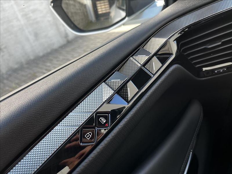 DS Automobiles DS4 1,2   PALLAS 136 HYBIRD - fotka 24 z 24