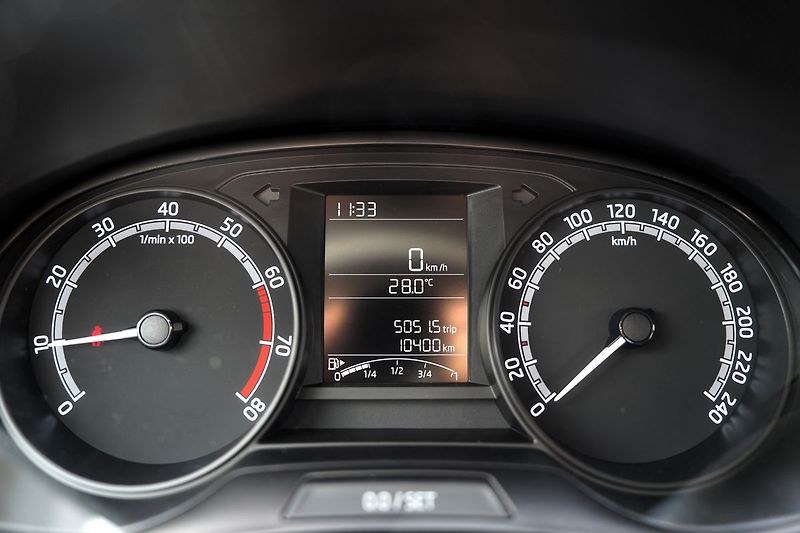 Škoda Fabia 1.0 MPI  75 PS/10.400 km !!!! - fotka 33 z 33
