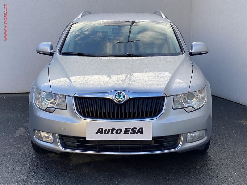 Škoda Superb (2011) 2.0TDi 4x4, Ambition, xenon - fotka 2 z 17