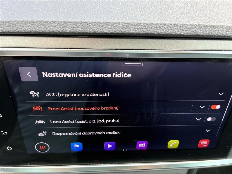 Seat Ateca 2,0 TDI TAŽNÉ KAMERA - fotka 19 z 31