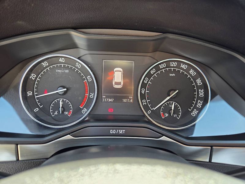 Škoda Superb (2015) 1.4 TSI Style Plus - fotka 20 z 53