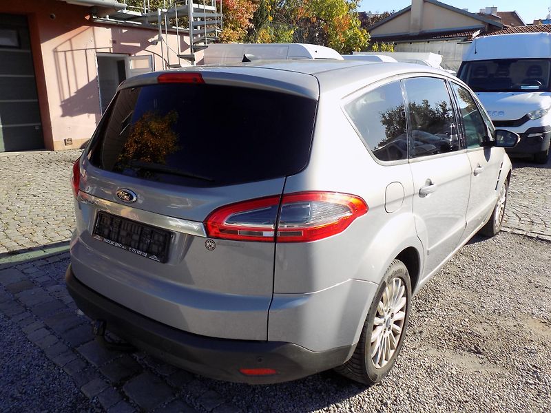 Ford S-MAX 2,0 TDCI 103 KW VÝHŘEV, TAŽNÉ - fotka 9 z 38