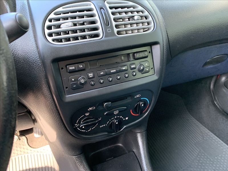 Peugeot 206 1,1 i,ČR - fotka 11 z 16
