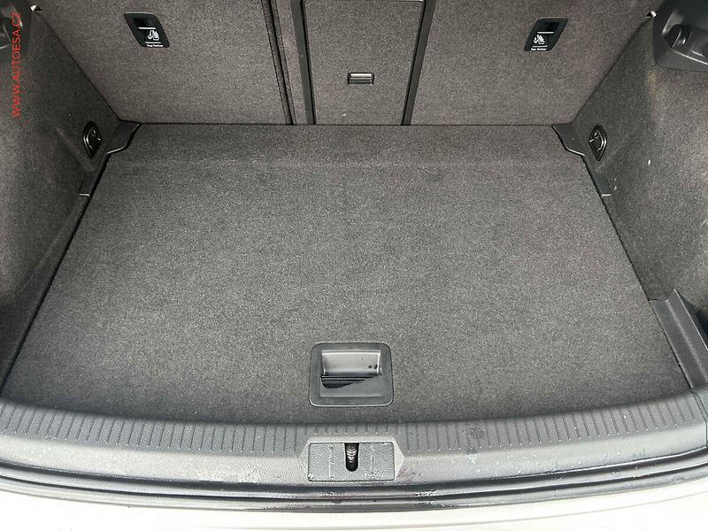 Volkswagen Golf (2018) 1.5 TSi, servis.kniha - fotka 7 z 18