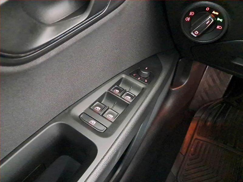 Seat Leon (2015) Style 1.2 TSI, Serv.kniha - fotka 17 z 19