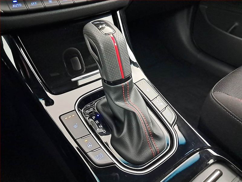 Hyundai i30 (2025) N-Line 1.5 T-GDI MHEV 48V - fotka 13 z 20