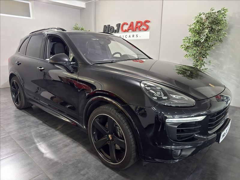 Porsche Cayenne 3,0   D VZDUCH PANO BOSE 360 - fotka 2 z 44