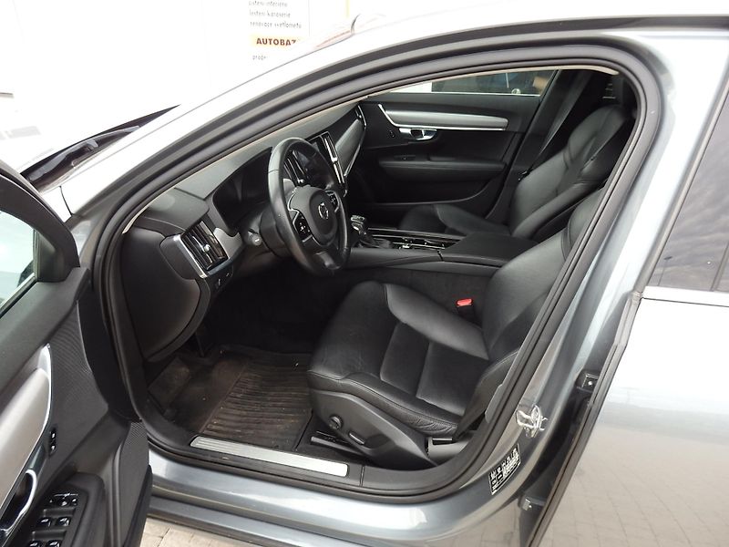 Volvo V90 2.0 D5 AWD NAVIGACE - fotka 6 z 17