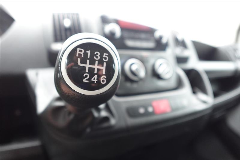 Citroën Jumper 2,2 HDI  VALNÍK 7 MÍST KLIMATI - fotka 34 z 34