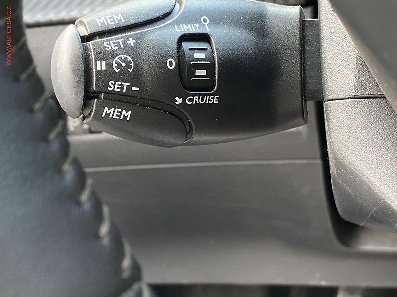 Peugeot 208 (2023) 1.2PT, Allure, LED - fotka 13 z 18