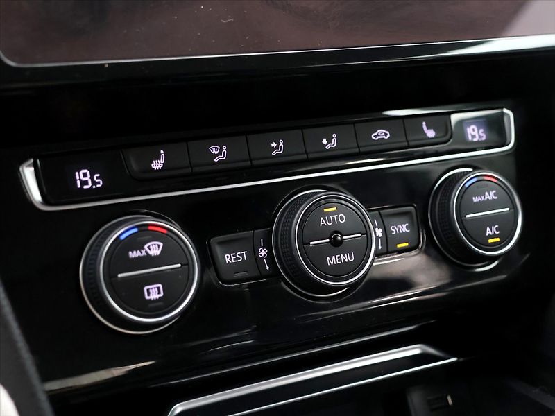 Volkswagen Arteon 2,0 TDI 110kW DPH - fotka 26 z 37
