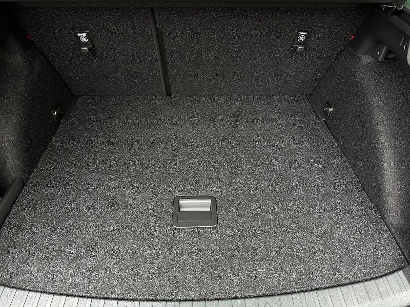 Škoda Scala 1.5TSi DSG 150PS LED V.Cockpit - fotka 42 z 44