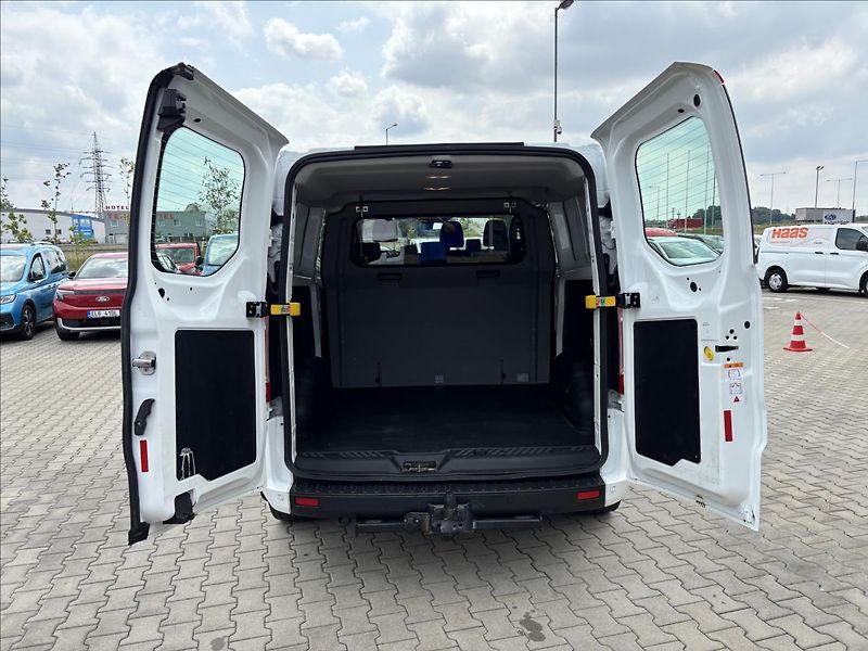 Ford Transit Custom 2,0 EcoBlue 96kW K.Van - fotka 10 z 32