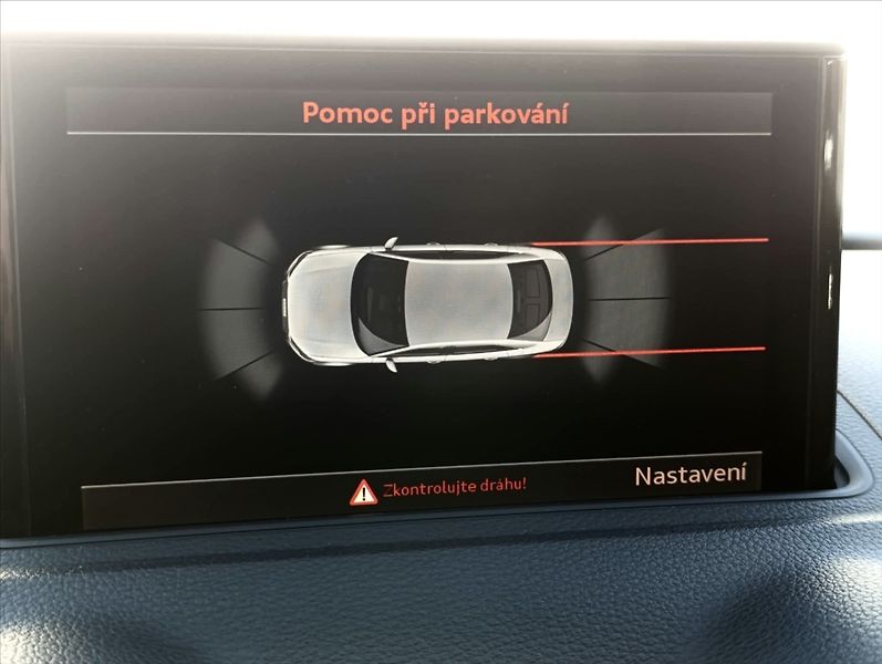 Audi A3 2,0 TDi S-Line Navi,Bi-xenon - fotka 30 z 39