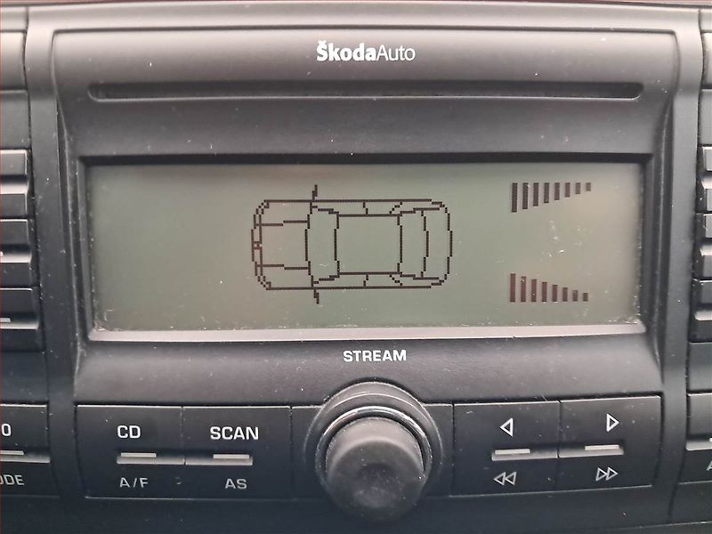 Škoda Octavia (2004) 1.6, nová STK, Tažné - fotka 16 z 17