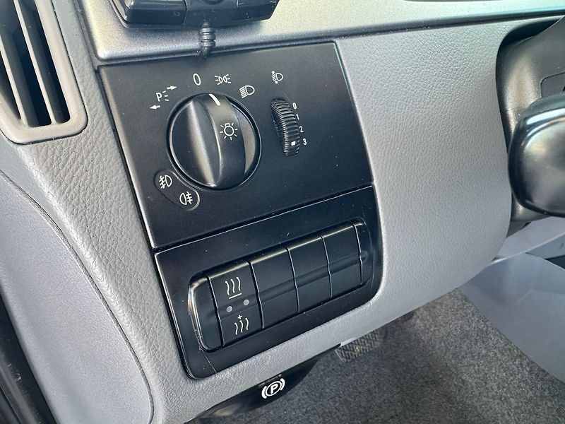 Mercedes-Benz Viano (2007) 2,2CDi 4x4 Steyr 7 míst - fotka 12 z 50