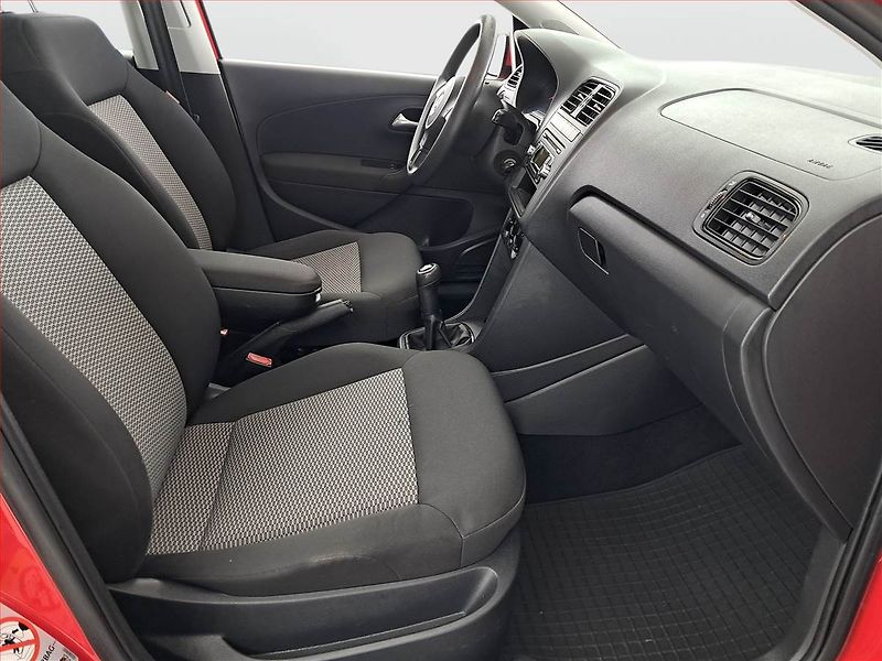 Volkswagen Polo (2010) 1.2 12V - fotka 9 z 14