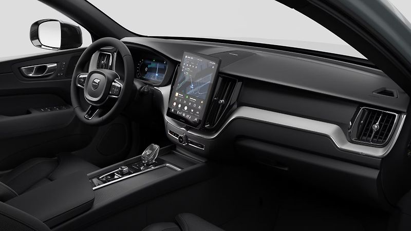 Volvo XC60 (2026) B5 AWD AUT PLUS BLACK EDITION - fotka 3 z 11