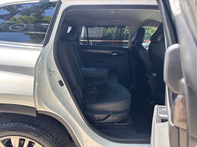 Toyota Highlander 2.5HEV e-CVT.CZ.DPH.PRESTIGE.1 - fotka 20 z 49