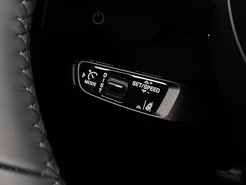 Porsche Cayenne (2026) Electric HuD 360 Display spol. - fotka 13 z 23