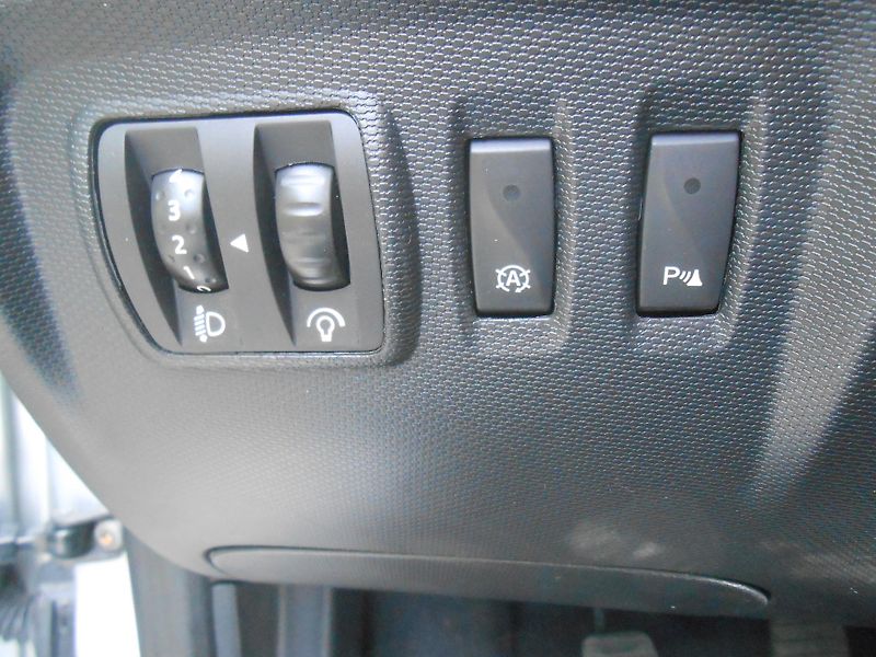 Renault Captur 1.5DCi,NAVI, CHROM,ALU!! - fotka 28 z 34