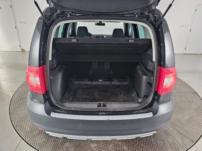 Škoda Yeti (2012) 1.4TSI 90kW AMBITION EXTRA - fotka 24 z 24