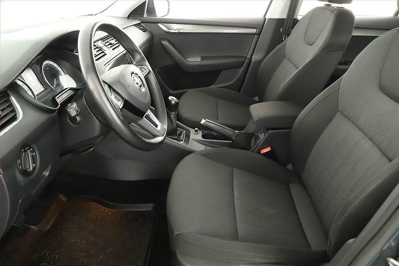 Škoda Octavia (2017) 1.6 TDI, Navi, Tempomat - fotka 7 z 14
