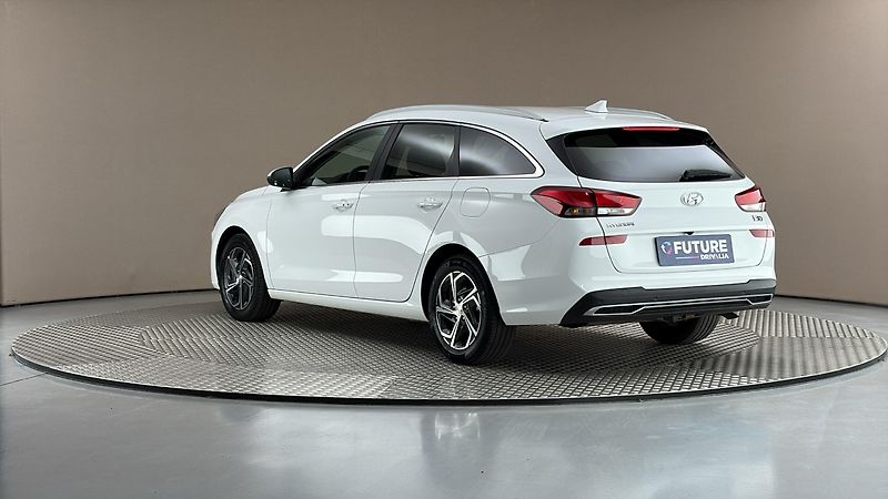 Hyundai i30 1.0 T-GDI Smart Kombi - fotka 2 z 28