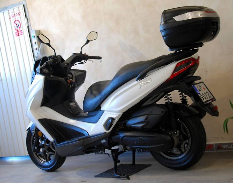 Kymco X-Town 125i ABS (2017) hezký stav, původ ČR, serv - fotka 15 z 20